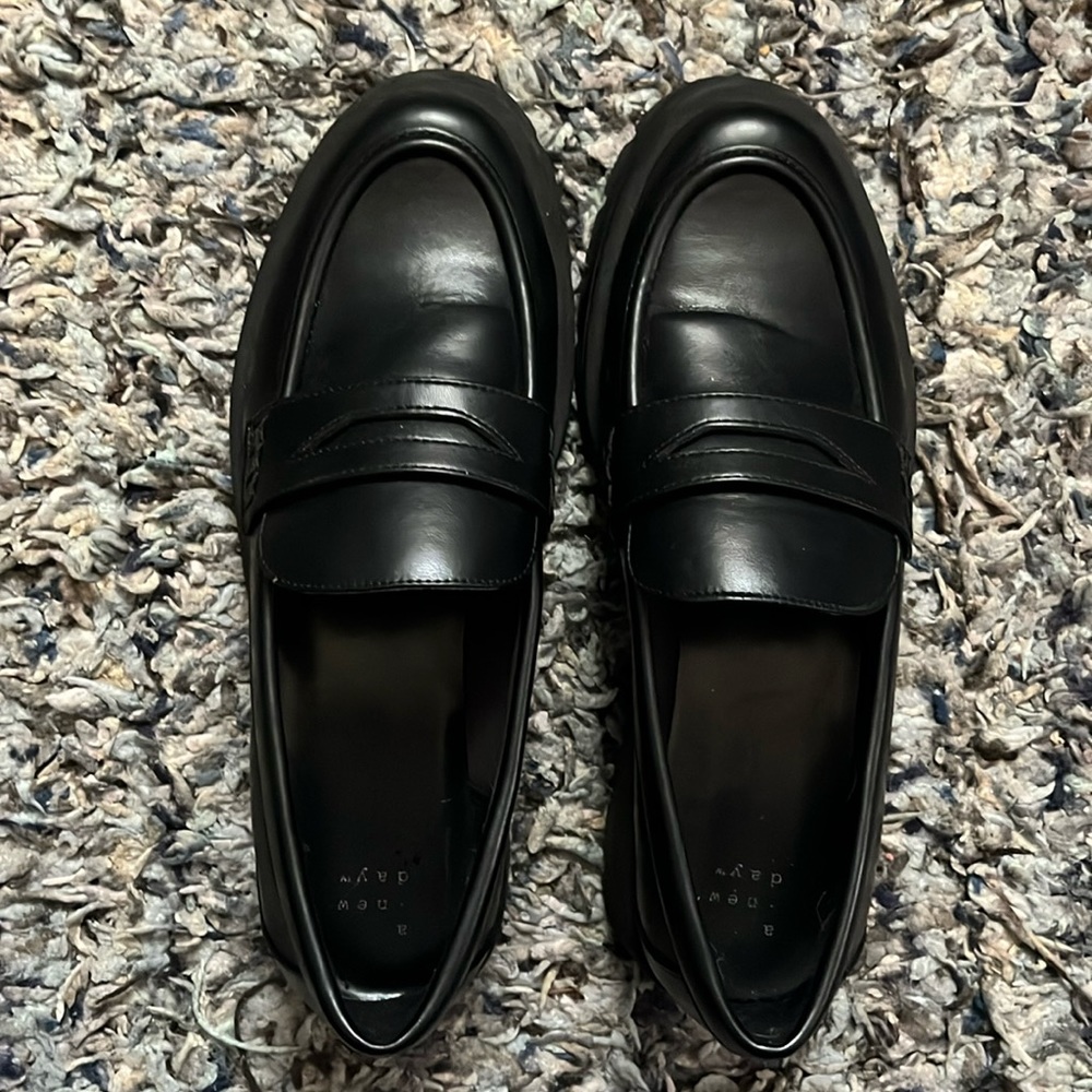 Super cute black penny loafers size 8 1/2
